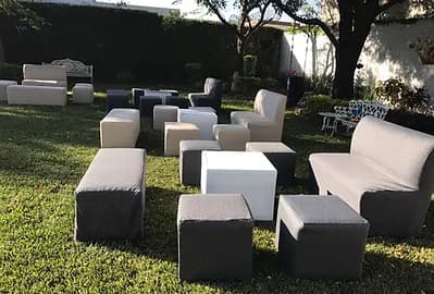 Sala Lounge Con Tapiz Gris y Beige renta en Monterrey