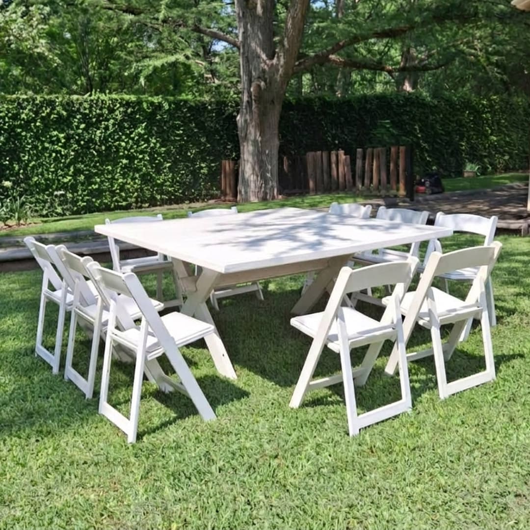Mesa Cuadrada de Madera Blanca renta en Monterrey